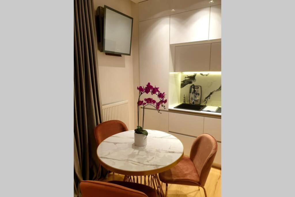 Ecostay-Serenity,Business Class Apartment By The Sea In Alimos Kalamaki Атина Екстериор снимка